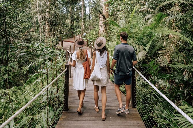 14 Day Tour from Sydney to Cairns Fraser Island and Whitsundays - Where the Adventure Starts: Sydney Check-In and a 6pm Welcome