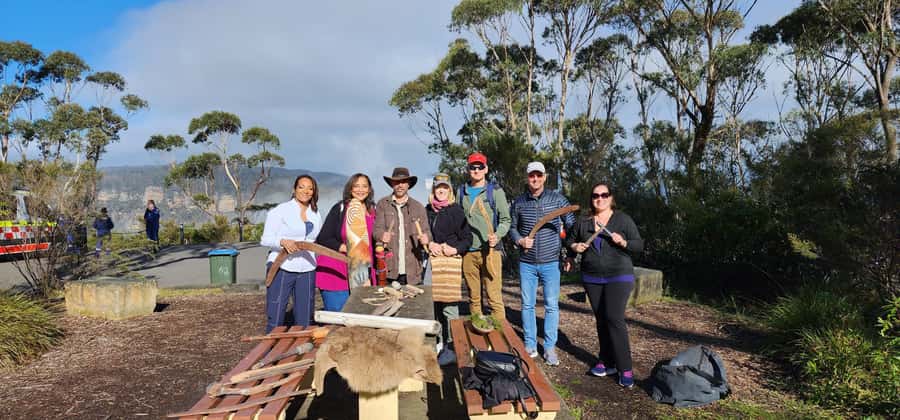 Blue Mountains: Aboriginal Experience Day Tour from Sydney - Catherine’s Walk in Blue Mountains National Park (Grade 3)