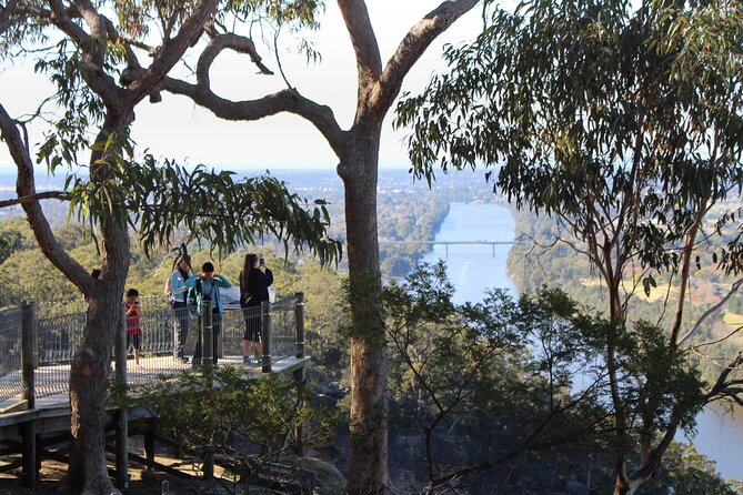 Blue Mountains Private Charter - Katoomba’s Cliff Drive and the Three Sisters photo moment at Echo Point