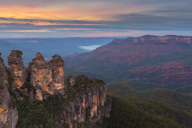 Blue Mountains Vintage Cadillac Tour with Local Guide - The Carrington Hotel Pass-By: A Classic Blue Mountains Moment Without the Crowd Time