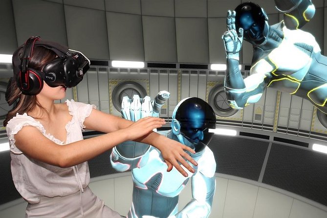 Entermission Sydney 60min Virtual Reality Escape Rooms - The interactive 3D photo wall and lounge refreshment reset
