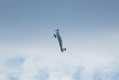 Extreme Aerobatics Experience in the Extra 330LX - The aerobatic menu: rolls, wingovers, loops, hammerheads