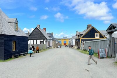Fortress of Louisbourg Tour - Louisbourg Lighthouse: a quick stop with big ocean payoff