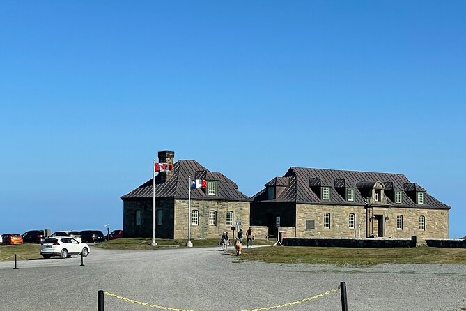 Fortress of Louisbourg Tour: Explore 18th Century History - Louisbourg Lighthouse: Canada’s first lighthouse and Atlantic stories