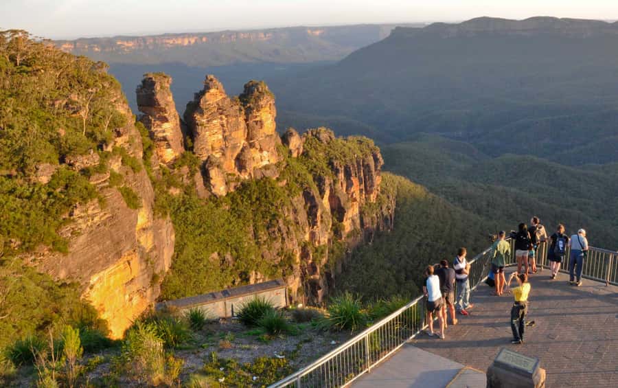 From Sydney: Full Day Blue Mountains Tour in a small group - Featherdale Wildlife Park: Quick Animal Time Before the Lookouts