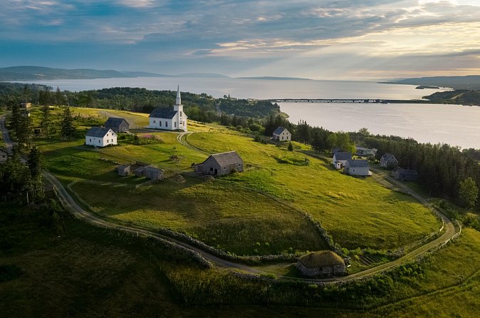 Guided Highland Village and Baddeck Bus Tour for Cruise Excursion - How the Guides Shape the Day (Bob, Tom, and the Small-Group Advantage)