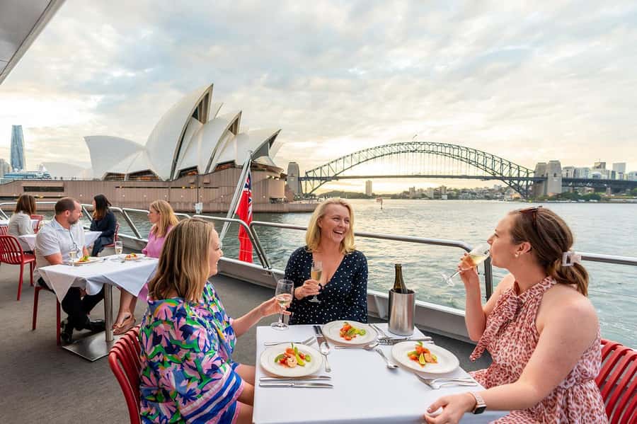 Luxury Catamaran Lunch Cruise with Deluxe Buffet - Luxury catamaran lunch cruise: what 90 minutes really gives you