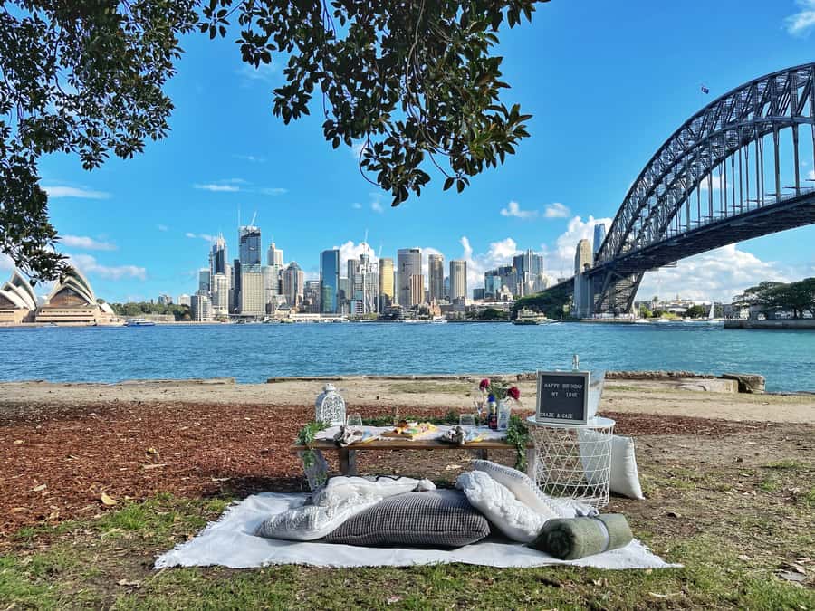 Luxury Picnic for 2 with Sydney Harbour Views at Kirribilli - Timing at sunset: fairy lights and the “evening-ready” setup