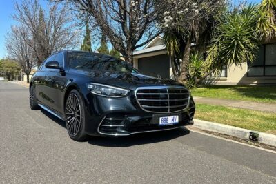 Luxury Sydney Airport Arrival Transfer - Sedan/SUV - How Long It Takes: 30 to 60 Minutes With Sydney Traffic in Mind