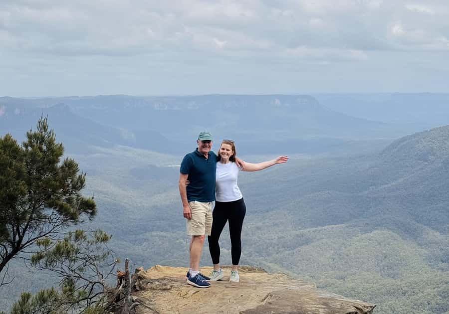Private Blue Mountains, Scenic World & Wentworth Falls Tour - Echo Point and the Three Sisters love story: views plus meaning