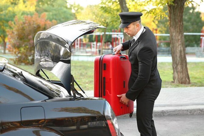 Private One-Way Airport Transfer from Sydney Airport to Sydney - The two details that make or break airport transfers