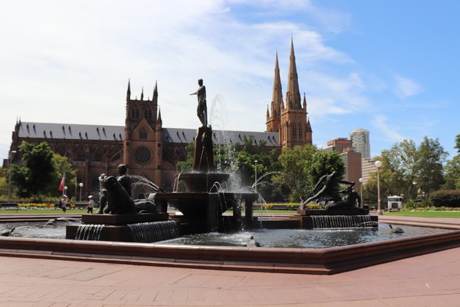 Private Sydney City Customized Tour - Bondi Beach for a 2-Hour Walk and Lunch Plans