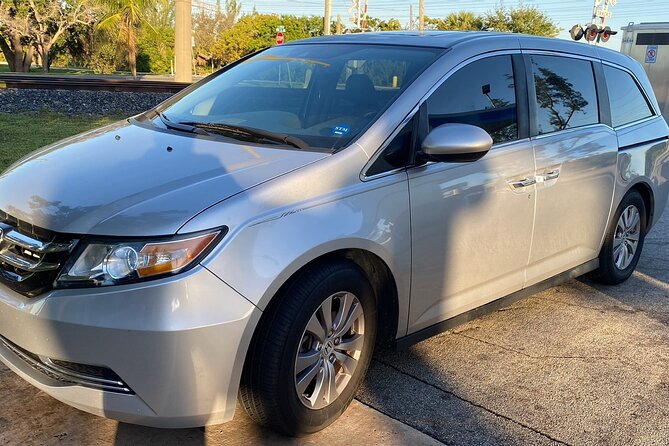Private Transfer from Sydney Cruise Port to Sydney Airport (SYD) - The vehicles: clean, licensed, and built for different needs