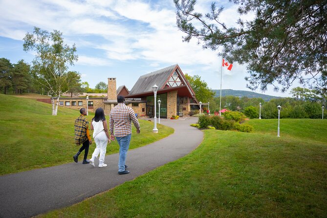 Shore Excursion of Alexander Graham Bell Museum in Cape Breton - Baddeck on Bras d’Or Lake: a short village break you can actually enjoy