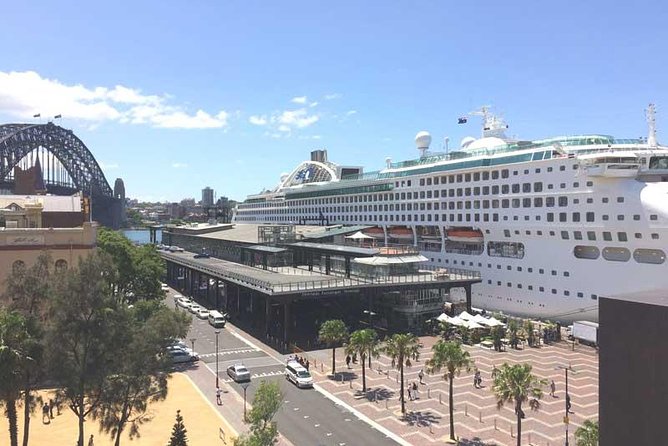 Shuttle Transfer from Sydney Airport to Cruise Ship Terminal at Circular Quay - Sydney Airport to Circular Quay: the simple plan that saves you energy