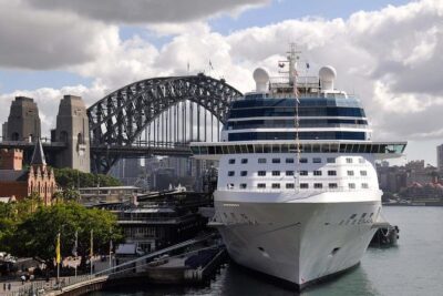 Shuttle Transfer from Sydney Airport to Cruise Ship Terminal at Circular Quay - Inside the ride: air-conditioned minivan and what “shared” really means