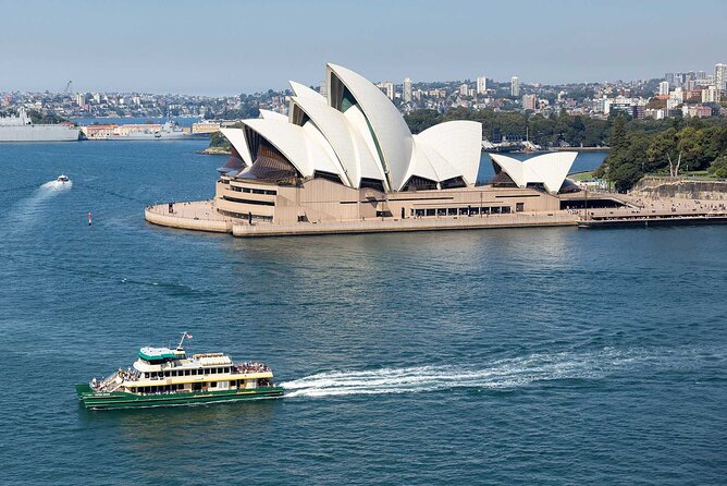 Small Group Tour Sydney City Highlights and Hidden Gems - Milsons Point skyline views and the city’s photo rhythm