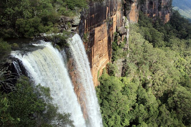 Southern Highlands Private Tour with Wine, Waterfall and Garden - Bowral: the easy start with green hills and old-town wandering