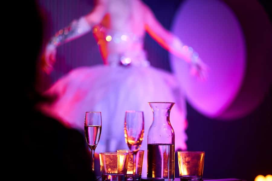Sydney: Cabaret Dinner Show at the Honeycomb Club - Seating rules: what “cabaret style” means for your night