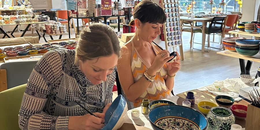 Sydney: Ceramic Plates & Bowls Paint and Sip Classes - Where it happens: Art Masterclass Sydney and an easy start