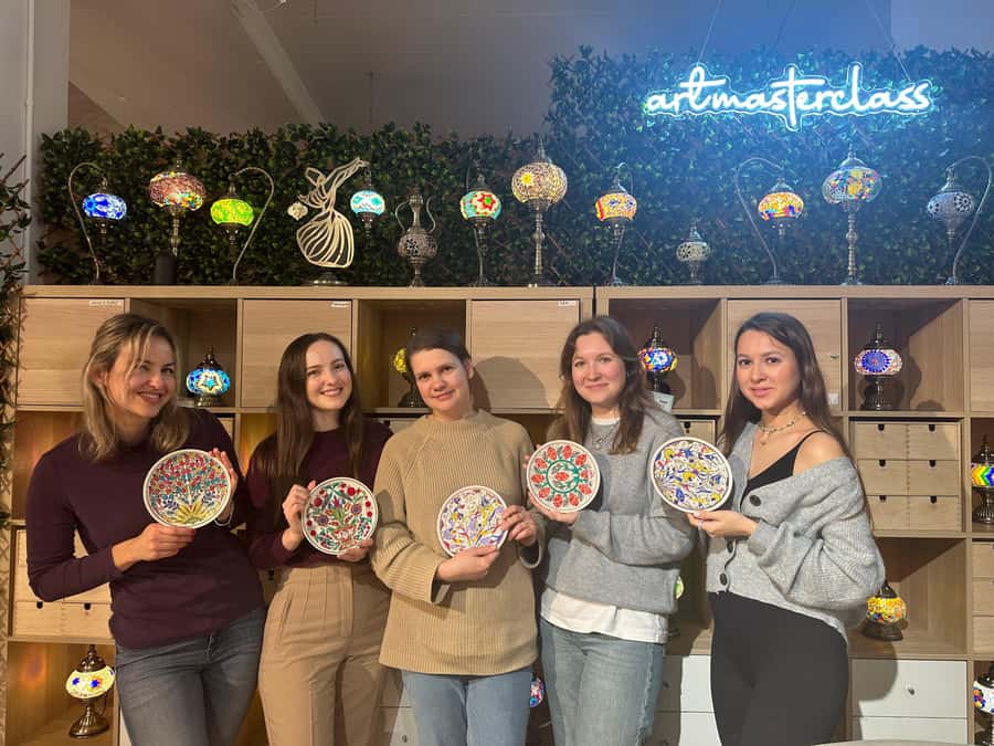 Sydney: Ceramic Plates & Bowls Paint and Sip Classes - Take-home ceramics: no kiln required for beginners