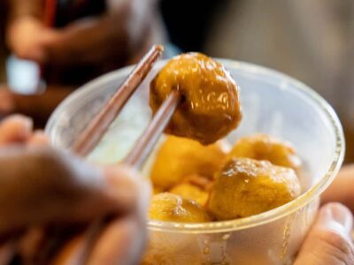 Sydney: Chinatown Street Food & Culture Guided Walking Tour - The 150-minute structure: snack pace, shared photos, and a small-group feel