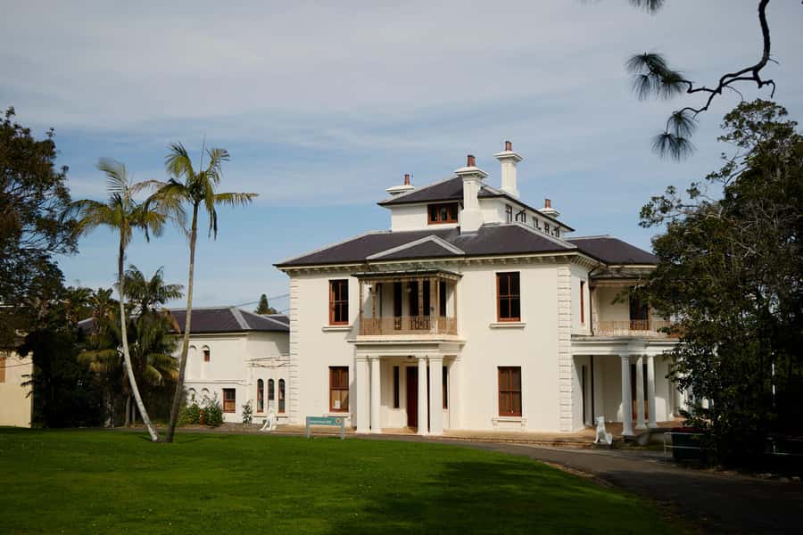 Sydney: City and Bondi Beach Private Luxury Half-Day Tour - Watsons Bay and Macquarie Lighthouse: viewpoints with purpose