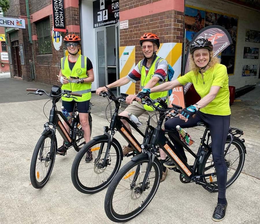 Sydney: Electric Bike Rental & Wheel Explorer Audio Guide - Art, modern projects, and the Sydney-side architecture beats