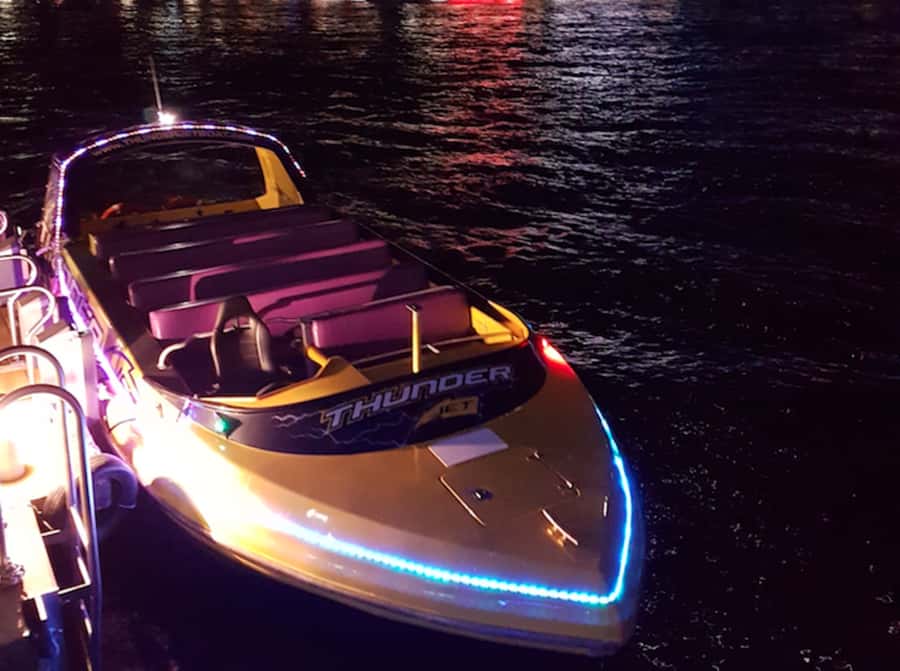 Sydney Harbour: 30 Minute Slow Jet Boat Vivid Cruise - The 30-minute cruise: what the ride time really gives you