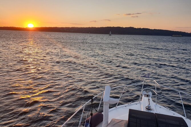 Sydney Harbour Discovery Dinner Cruise Scenic Sights and Buffet - Buffet dinner on board: what’s included and how to make it enjoyable