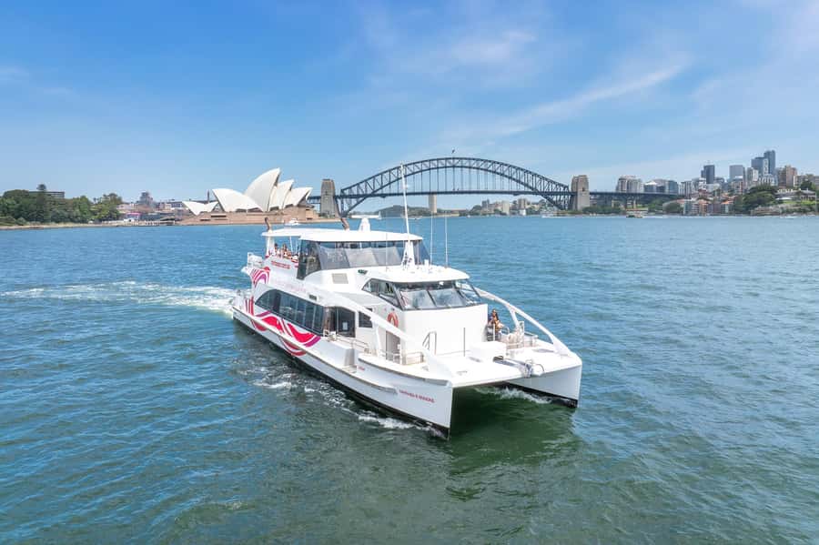 Sydney Harbour & Fish Market Sightseeing Cruise - A 1-hour harbour loop with Opera House and Bridge views from the water