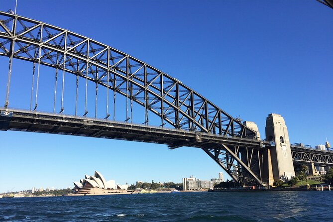 Sydney Harbour Highlights & Aussie Bites Catamaran Cruise - The vibe: friendly staff and skipper tips
