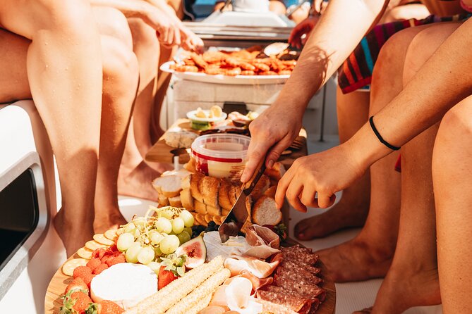 Sydney Harbour Sail Like a Local Lunch Tour - Lunch on a Yacht: What’s Included and Why It Works