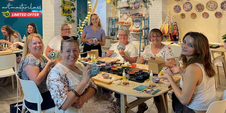 Sydney: Mosaic Art Classes - Turkish Lamp Workshop - Entering Art Masterclass and getting set up