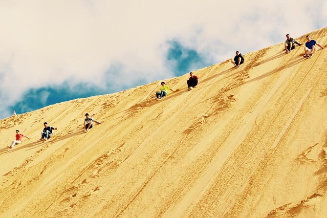Sydney: Port Stephens Sandboarding, Dunes & Dolphin Cruise option - Getting to Anna Bay: the coastal desert feel of Port Stephens