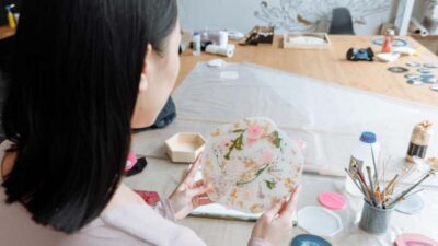 Sydney: Resin Art Classes - Cheeseboards & Coasters - What $98 buys you: premium materials and expert guidance