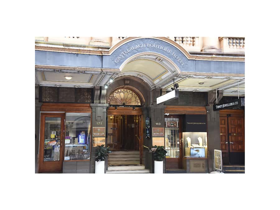 Sydney: The Gentleman Magician's Magical Soirée with Tickets - Your 85 minutes: from the hotel reception to the final trick