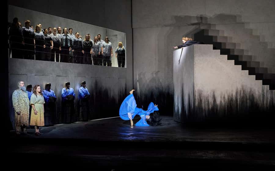 Sydney: Turandot at the Sydney Opera House - What Happens During the 140 Minutes on Stage