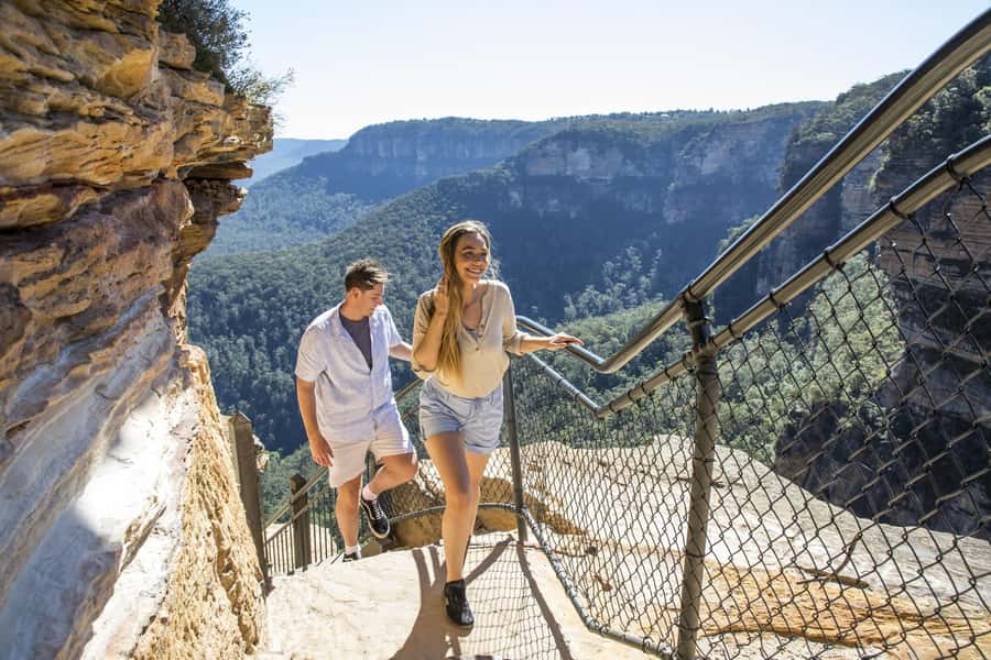 Sydney: Waterfall Bushwalk and Blue Mountain Sunset Day Trip - Sunset at Echo Point or Lincoln’s Rock: the moment that closes the loop