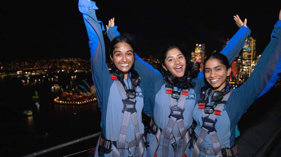 The Vivid Sydney BridgeClimb - The 3-hour flow: from The Rocks to the Summit