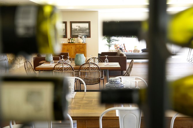 Tulloch Wines- Mystery Wine Tasting Experience with Local Cheese and Charcuterie - Charcuterie pairing at the table: why it works